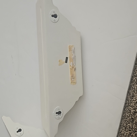 Set of two floating shelves 12 in by 4 in - Picture 7 of 8